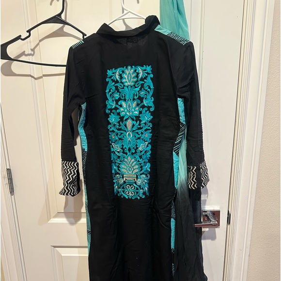 Stylish kurta with palazzo and duppata - Picture 2 of 3